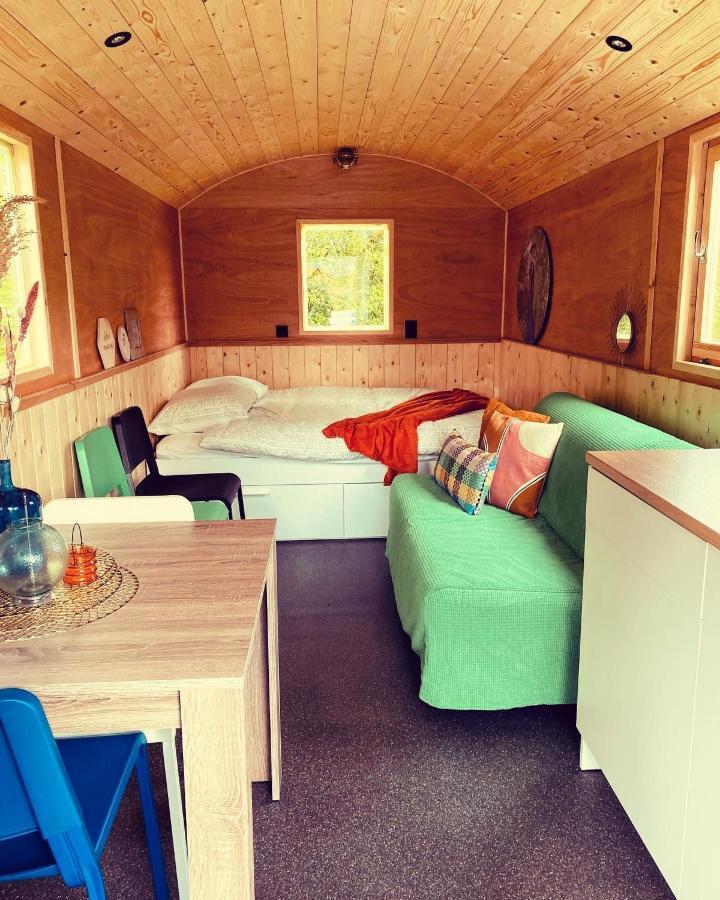 Pipowagens Bij Pannenkoekenrestaurant & Camping De Koppenjan 'Een Uniek Verblijf Met Kinderspeelboerderij' Jubbega-Schurega ภายนอก รูปภาพ