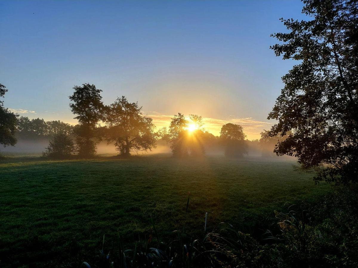Pipowagens Bij Pannenkoekenrestaurant & Camping De Koppenjan 'Een Uniek Verblijf Met Kinderspeelboerderij' Jubbega-Schurega ภายนอก รูปภาพ